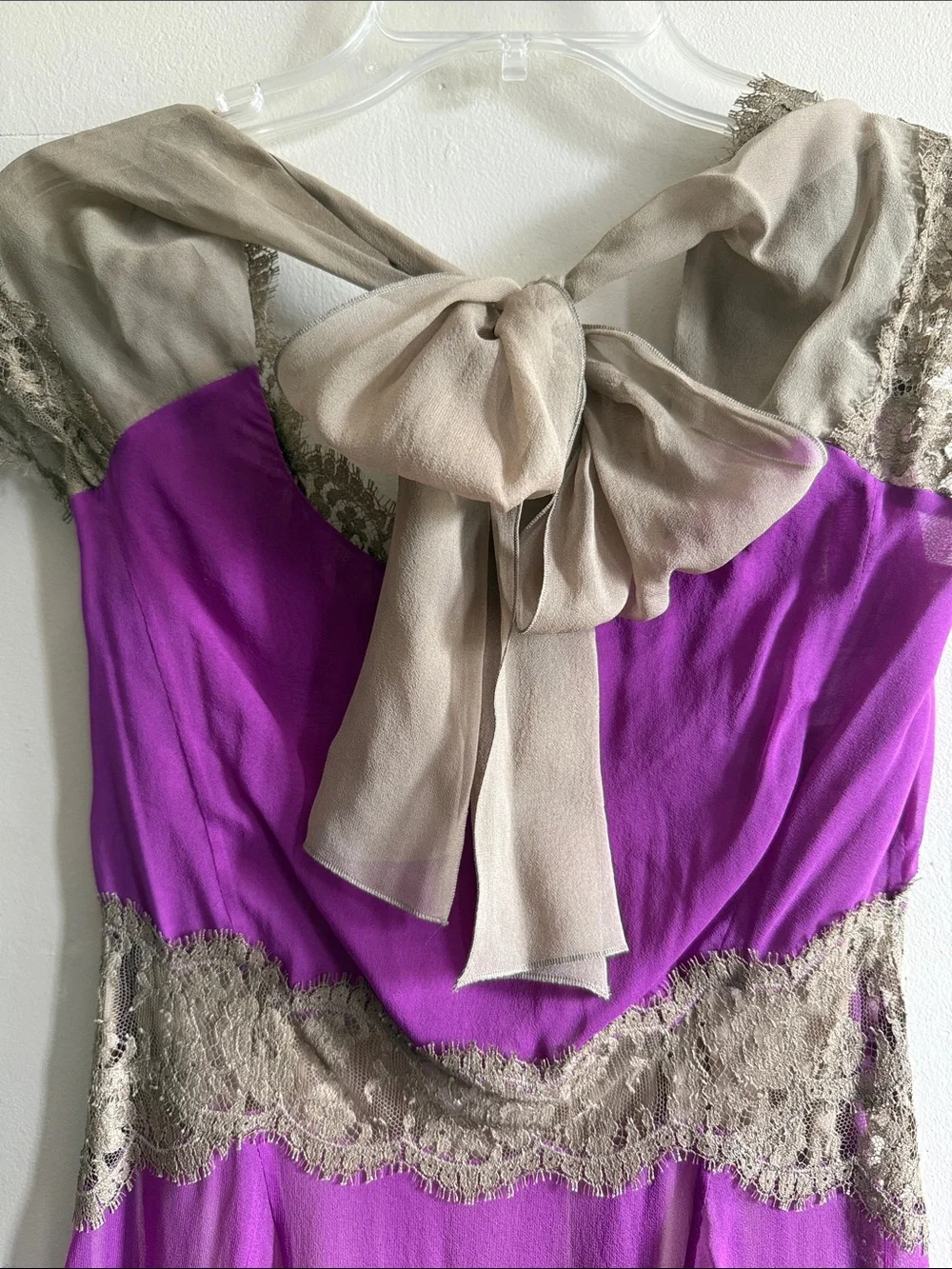 Alberta Ferretti Fuchsia silk with Neutral Lace Trim - Picture 5 of 9